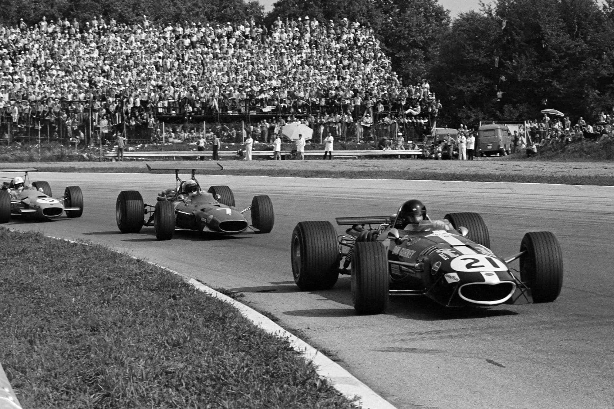 Dan Gurney, Eagle T1G Weslake, leads Derek Bell, Ferrari 312, and Johnny Servoz-Gavin, Matra MS10 Ford.