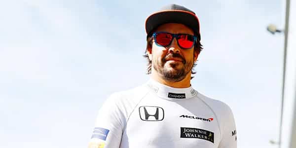Fernando Alonso re-signs for McLaren