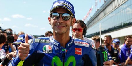 Valentino Rossi signs Yamaha deal