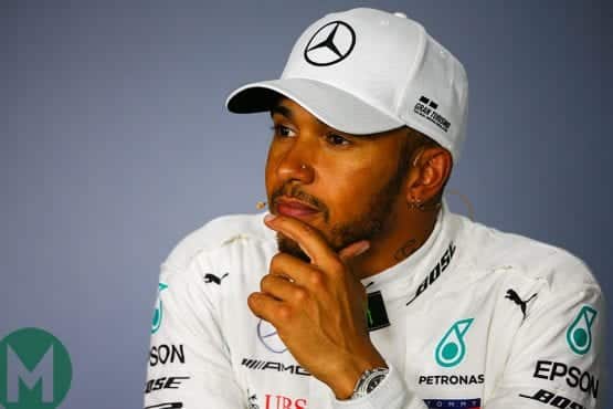 Hamilton extends Mercedes F1 contract