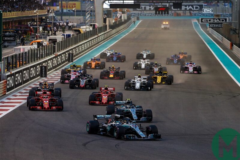 hamilton_leads_away_at_the_start.jpg