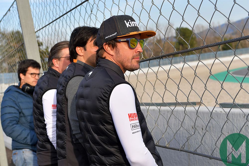 Alonso watches F1 testing