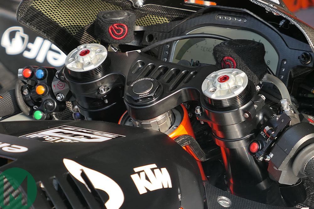 KTM Rc16 triple clamps