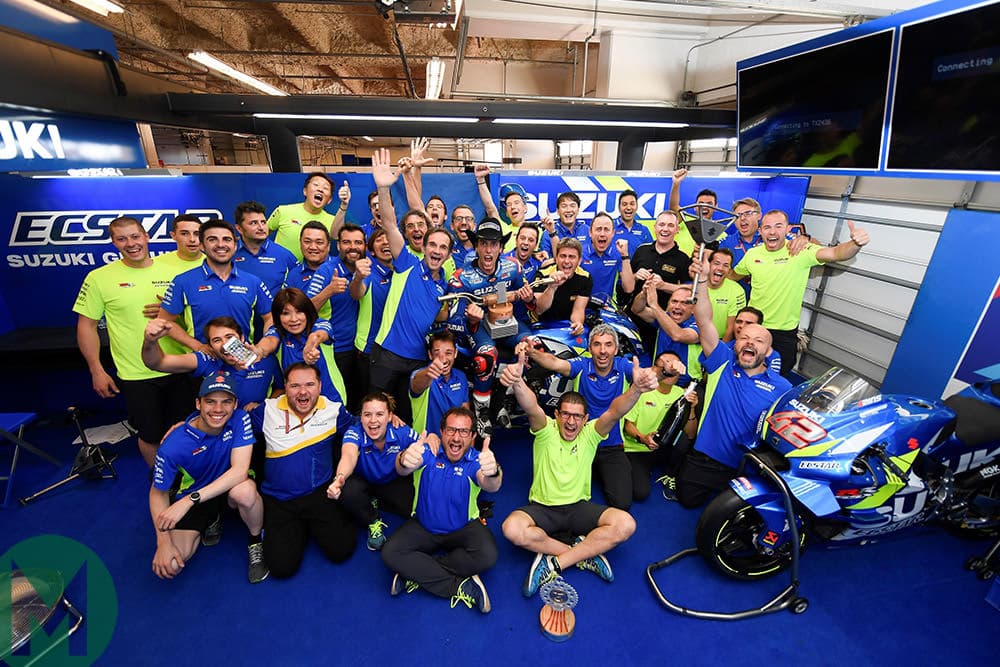 2019 MotoGP Alex Rins celebrates with team at COTA