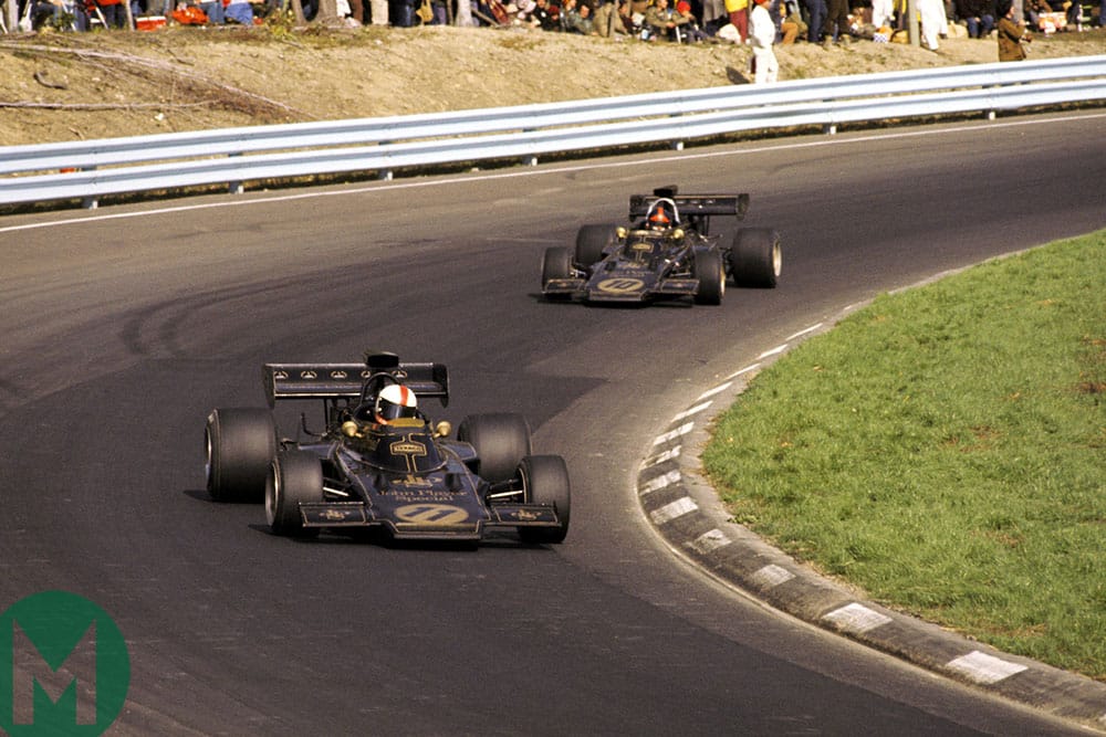 Dave Walker in a Lotus 72D leads team-mate Emerson Fittipaldi at the 1972 US Grand Prix at Watkins Glen