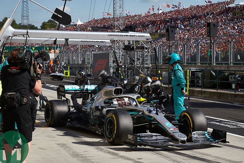 Mercedes makes a vital strategic play - Hamilton makes a second stop