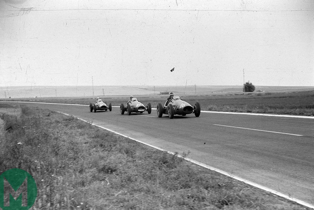 Mike Hawthorn leads Alberto Ascari and Luigi Villoresi at the 1953 French Grand Prix