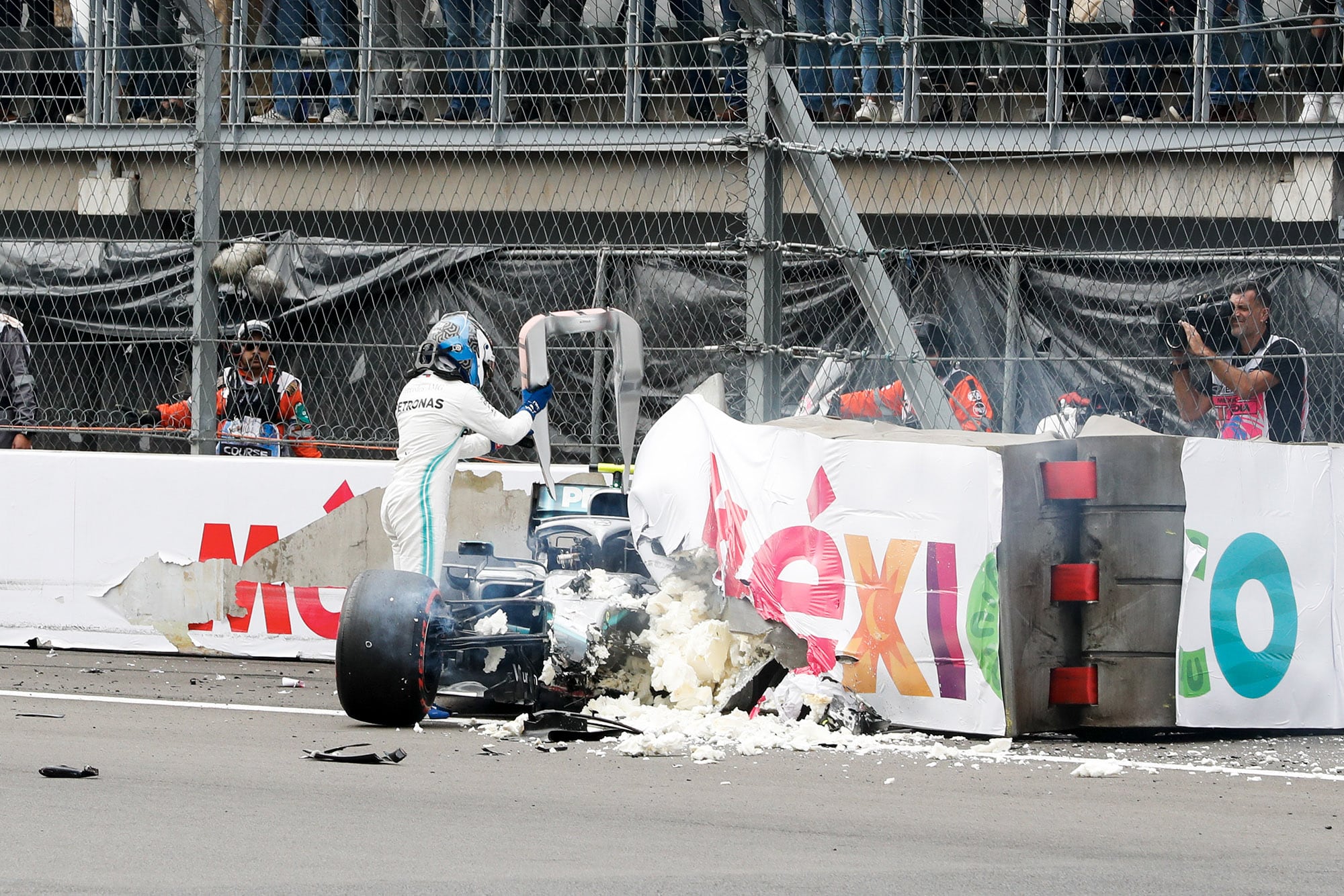 Valtteri Bottas's destroyed car in the barrier during qualifying for the 2019 F1 Mexican Grand Prix