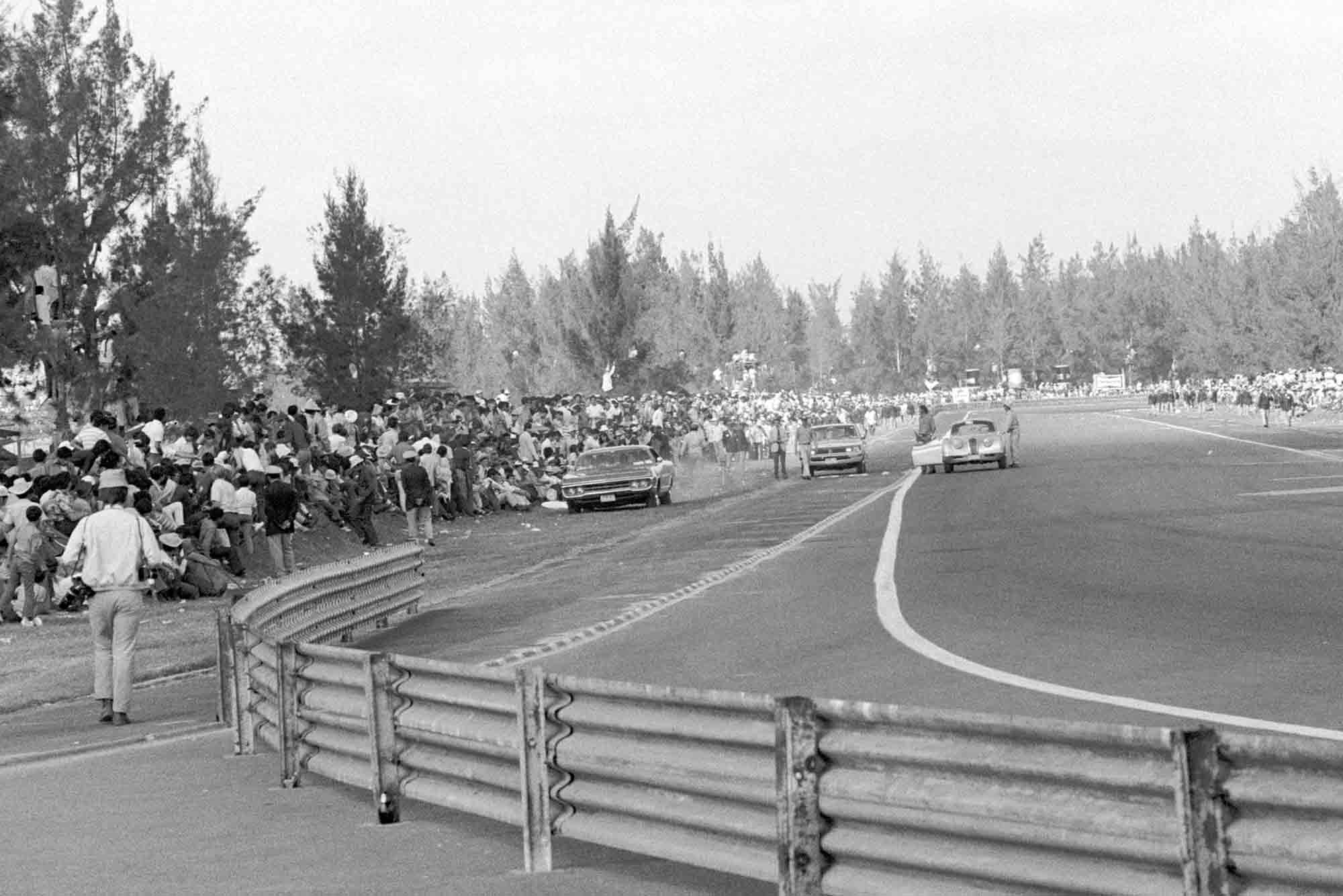 Drivers implore crowds to step back before start fo 1970 Mexican Grand Prix