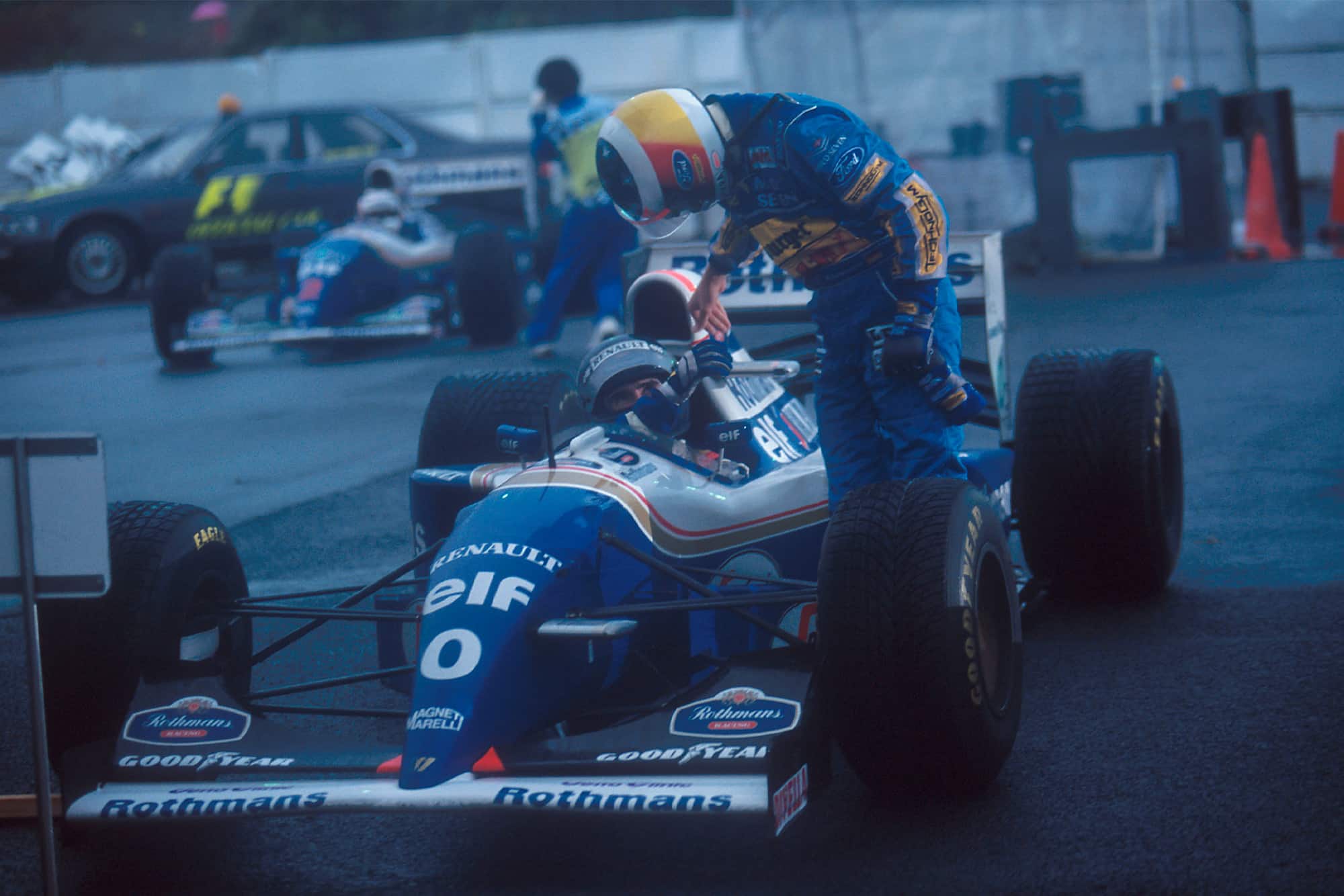 Michael Schumacher congratulates Damon Hill after the 1994 Japanese Grand Prix