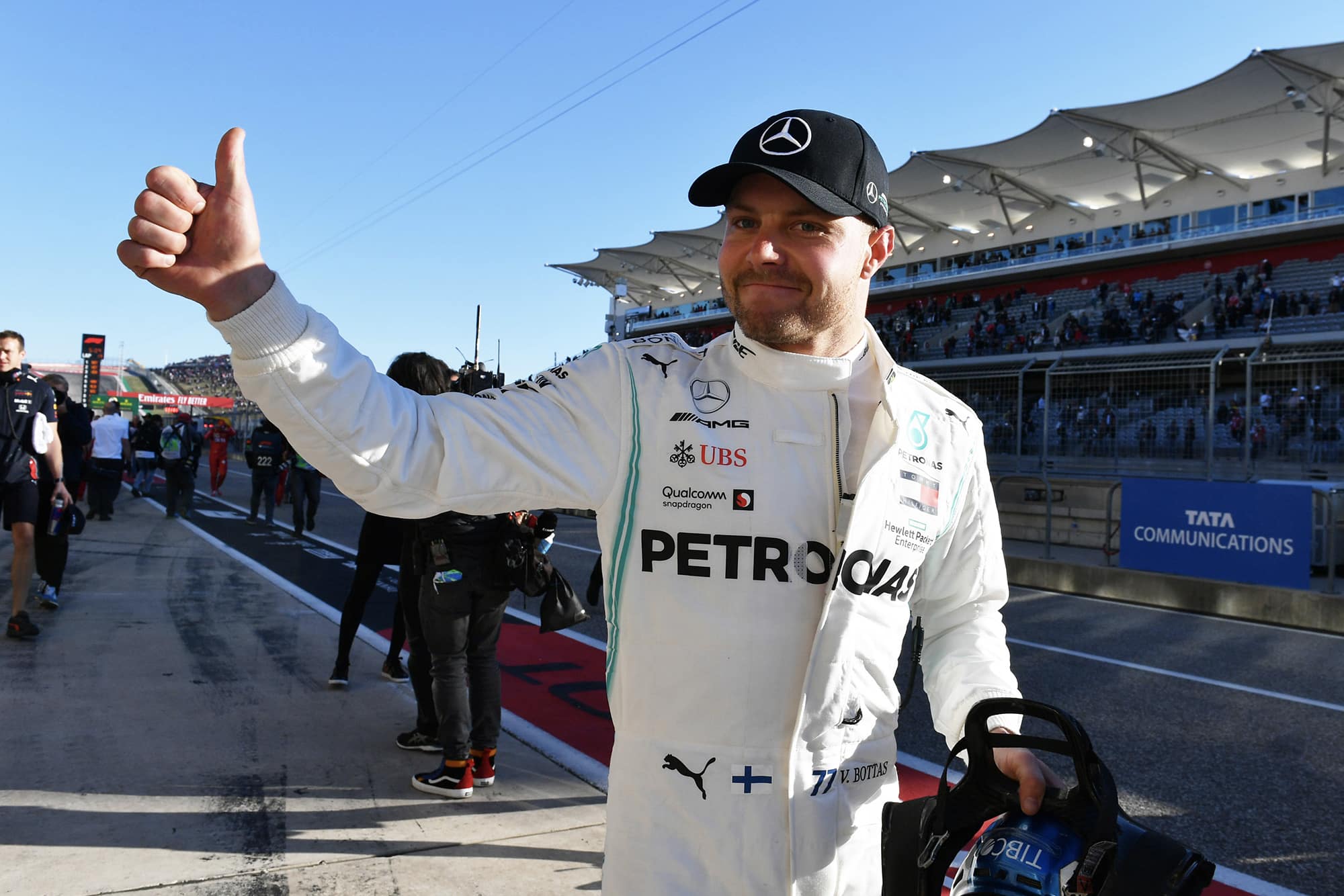 Valtteri Bottas gives the thumbs up after qualifying on pole for the 2019 US Grand Prix