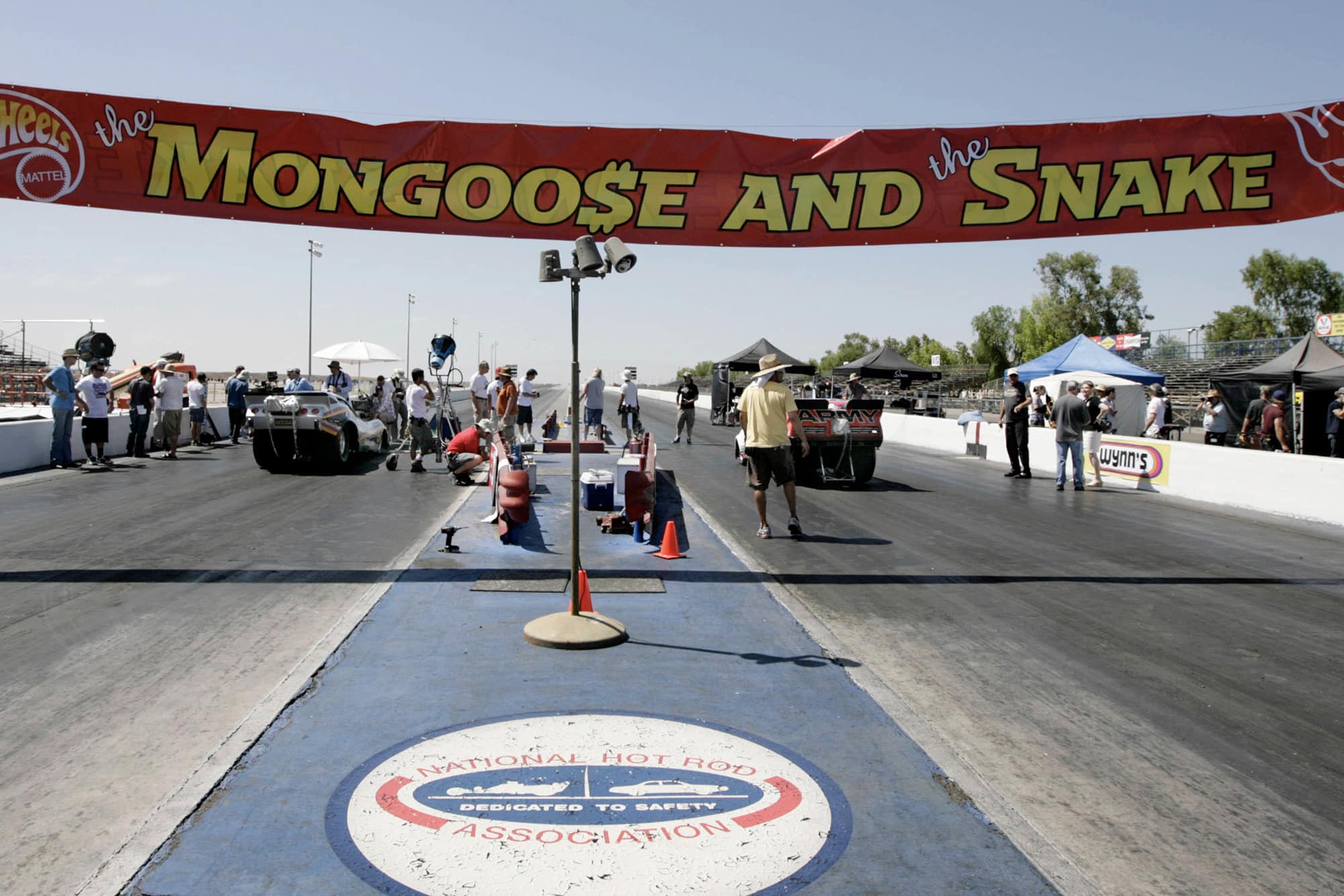 Filming of Snake and Mongoose, the film of the rivalry between drag racers Don Prudhomme and Tom McEwen