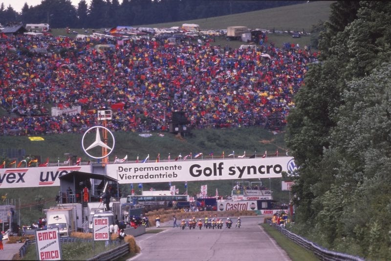 The start of the 1990 motorcycle race at the Salzburgring