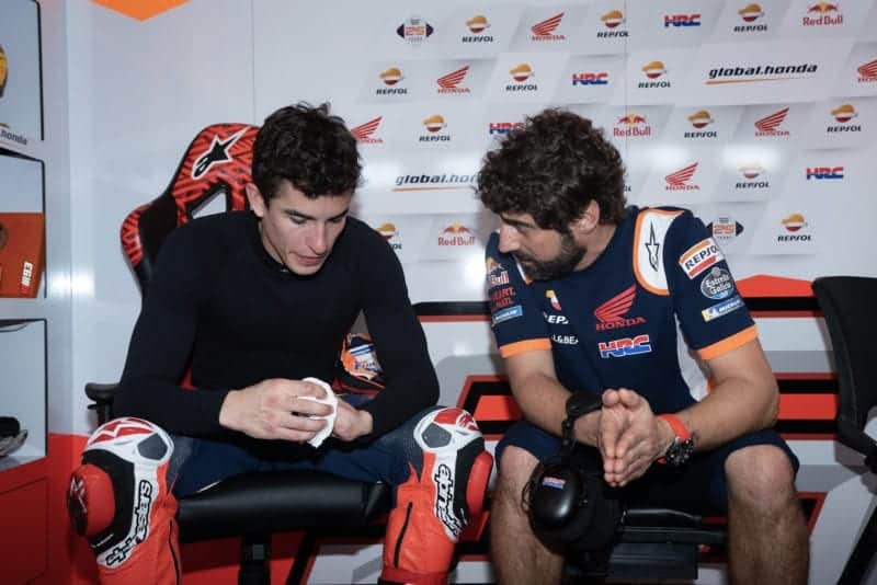 Marc Marquez talks to his crew chief during 2020 preseason testing in Sepang