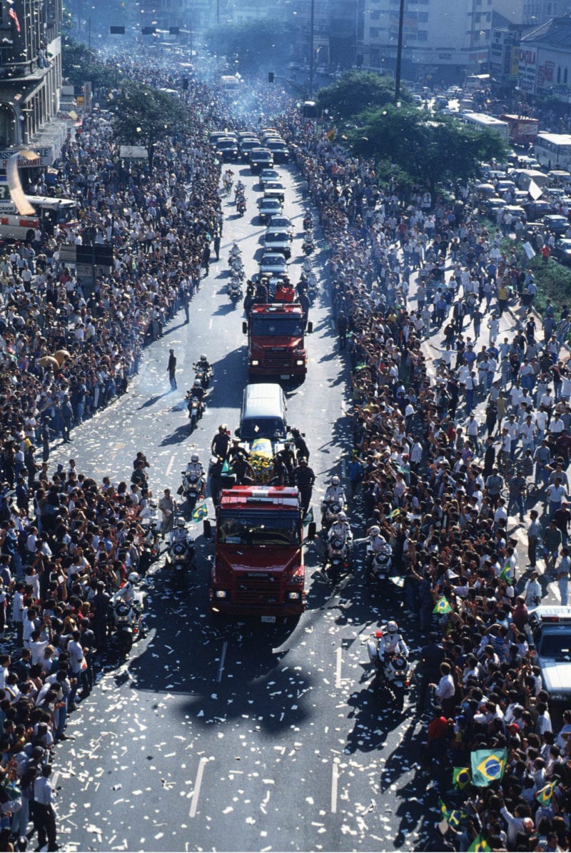Huge-crowds-line-the-route-of-Ayrton-Sennas-funeral-cortege