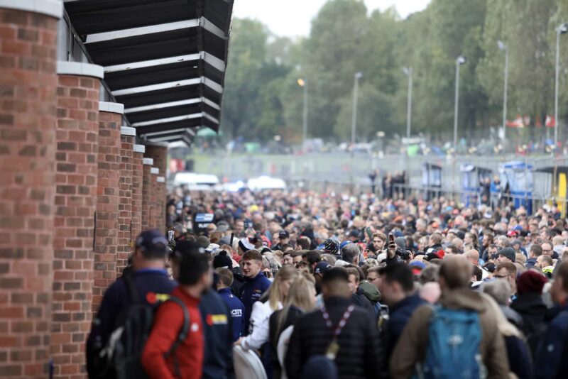 BTCC crowd at Brands Hatch in 2019