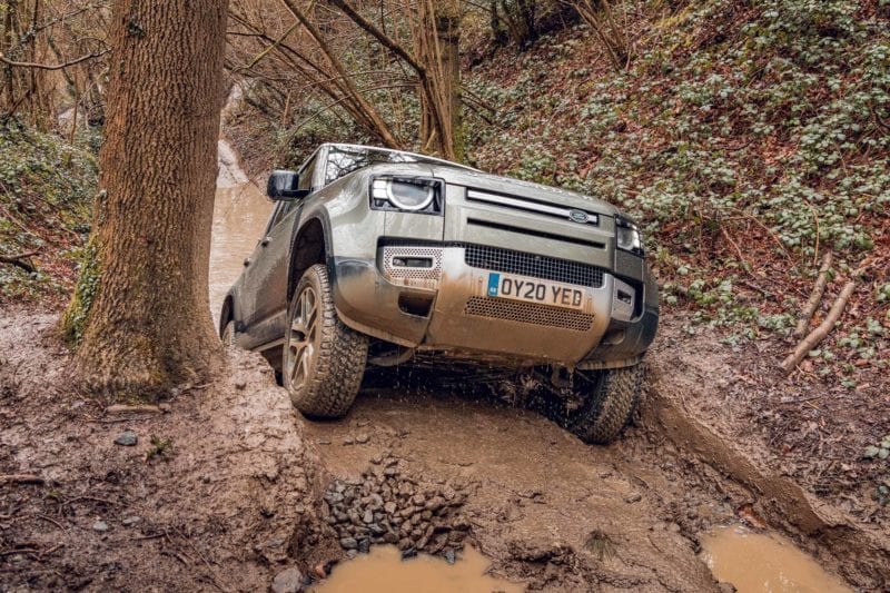 Land-Rover-Defender-off-road