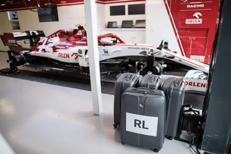 Packed bags next to Alfa Romeo in the Melbourne pits at the 2020 F1 Australian Grand Prix