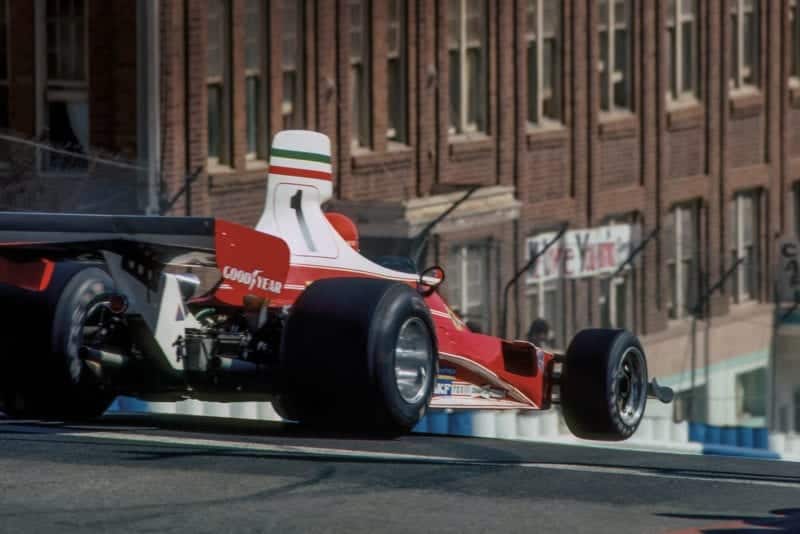 Niki Lauda bounces over the Long Beach track at the F1 Grand Prix in 1976