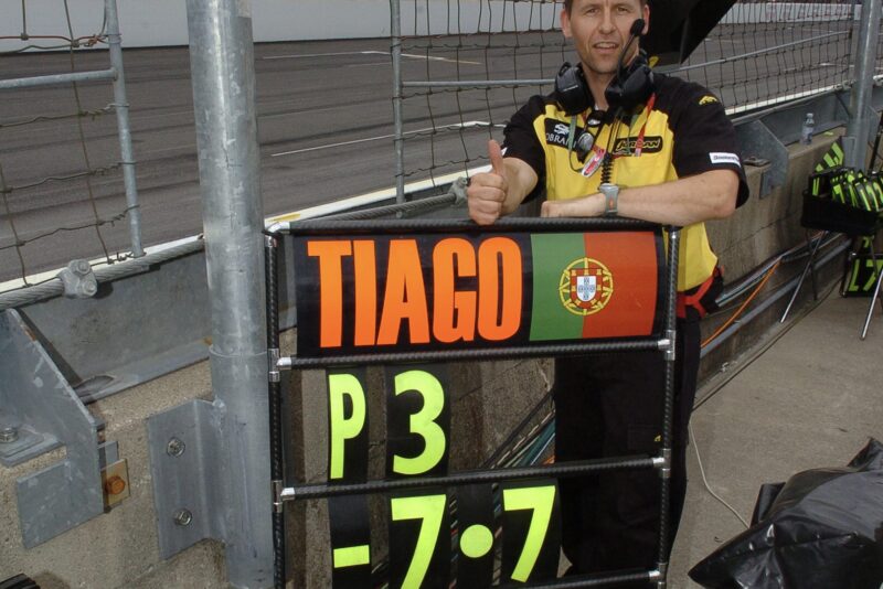 Tiago Monteiro pit board showing as P3 at the 2005 US Grand Prix