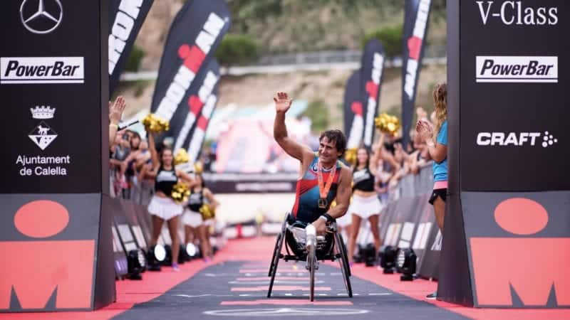 Alex Zanardi finishes Ironman Barcelona on his handcycle in 2017
