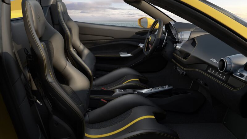 Ferrari F8 Spider interior