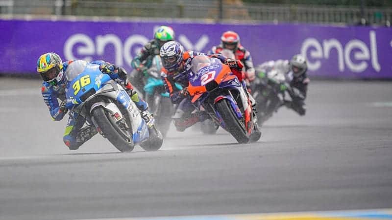 Joan Mir in the rain on his Suzuki during the 2020 MotoGP French Grand Prix at Le Mans