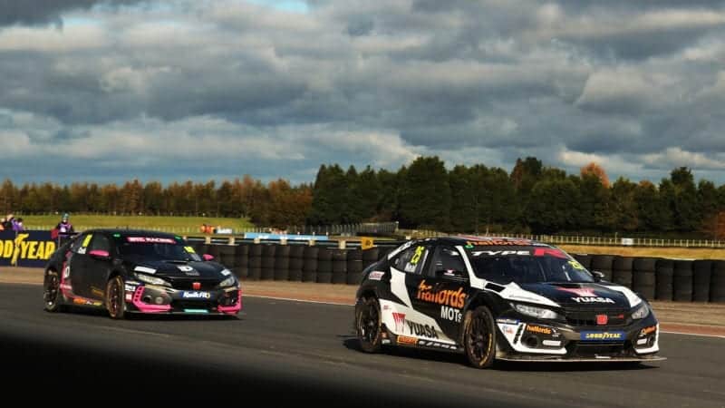 Neal leads Cook in the 2020 BTCC Croft round