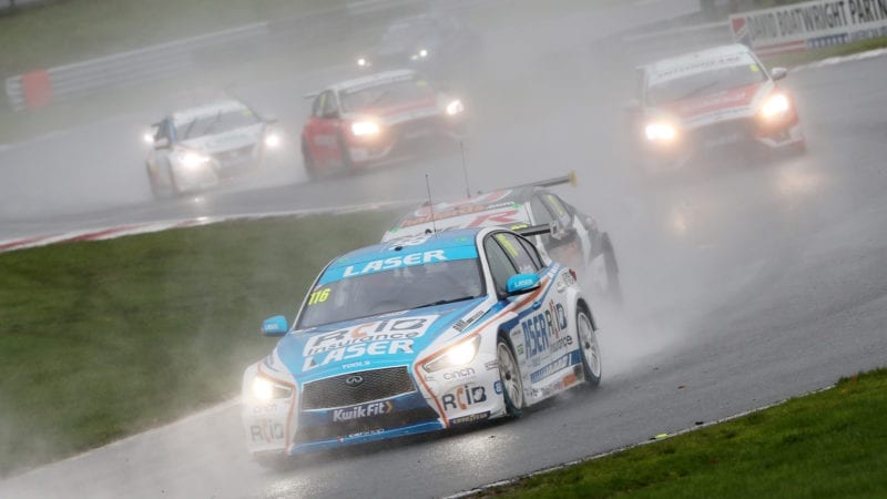 Ash Sutton leads in the rain at the 2020 BTCC Brands Hatch Indy round