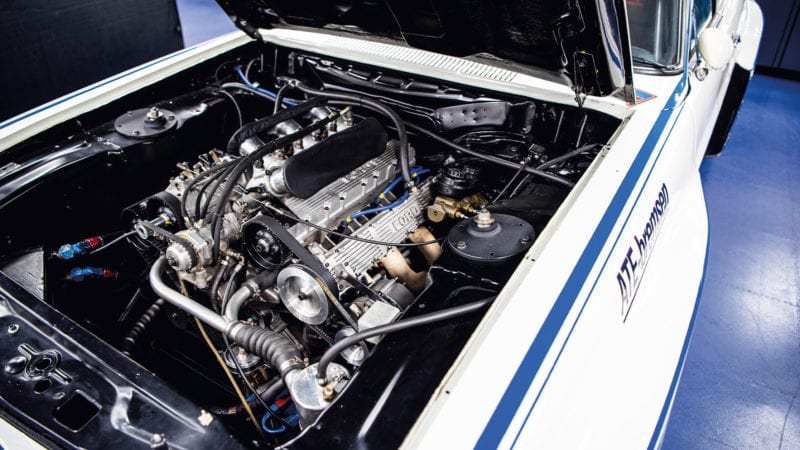 3.4-litre 24-valve V6 engine of the Cologne Ford Capri RS3100