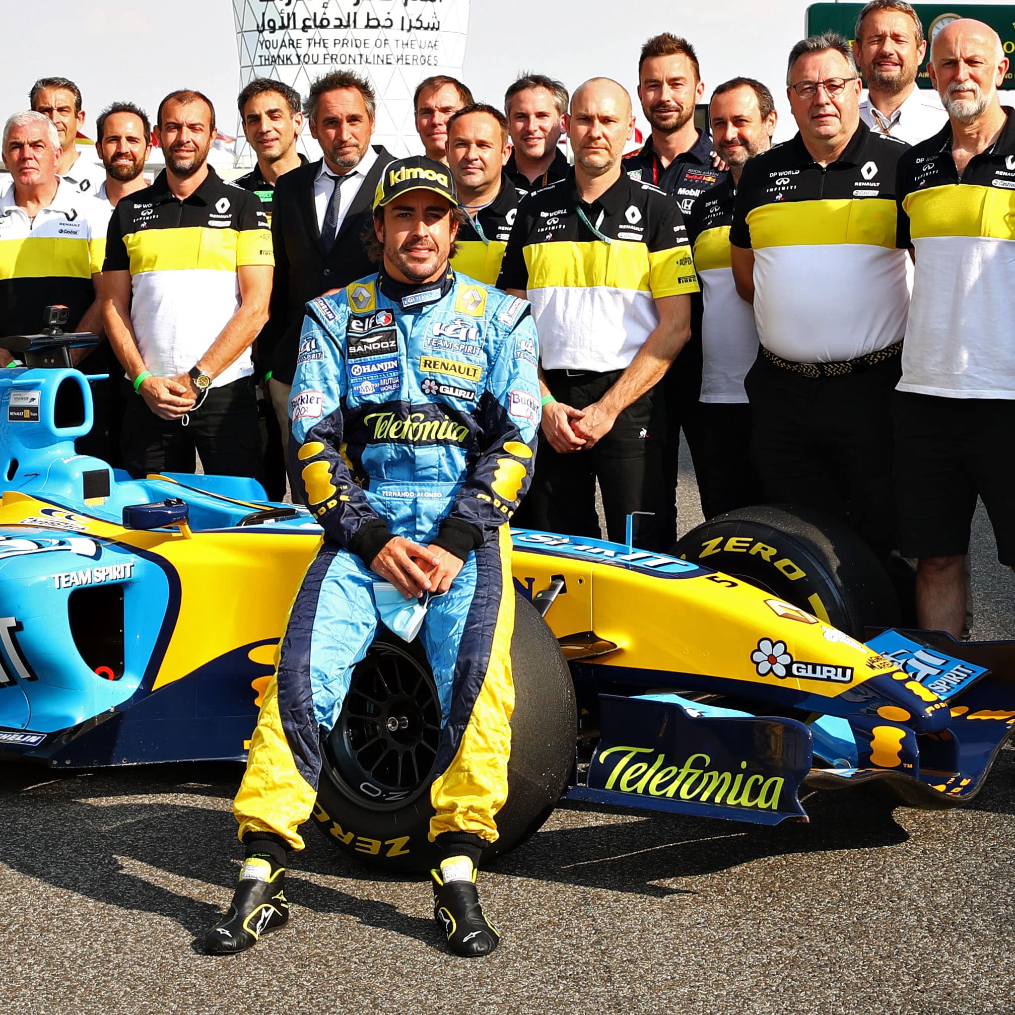 Fernando-Alonso-on-his-F1-title-winning-renault-R25-in-2020