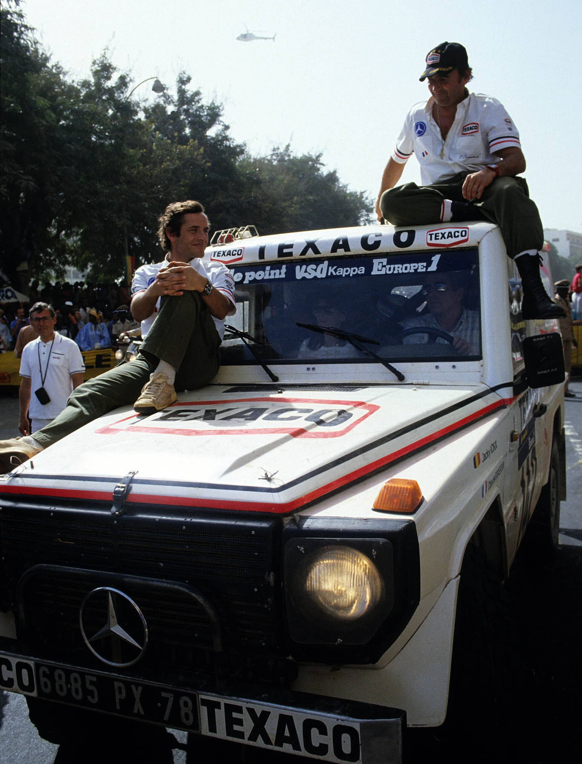 Jacky-Ickx-with-Claude-Brasseu