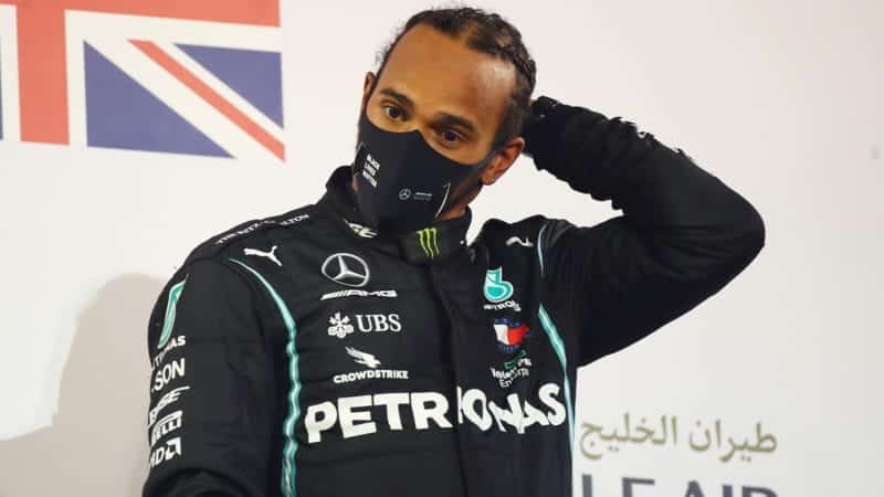 Lewis Hamilton wearing a mask at the 2020 F1 Bahrain Grand Prix