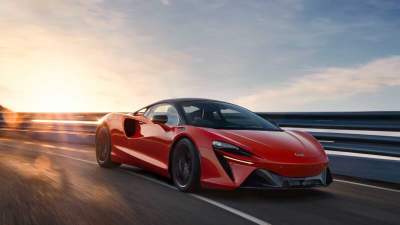 2021 McLaren Artura front tq