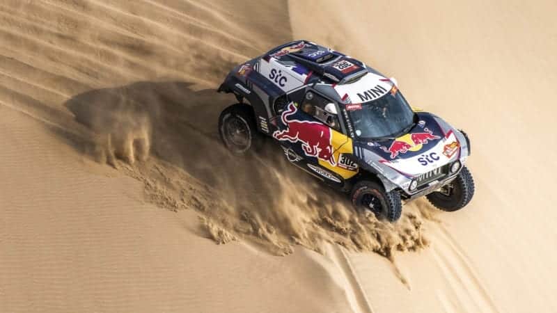 Stéphane Peterhansel in dunes in the 2021 Dakar