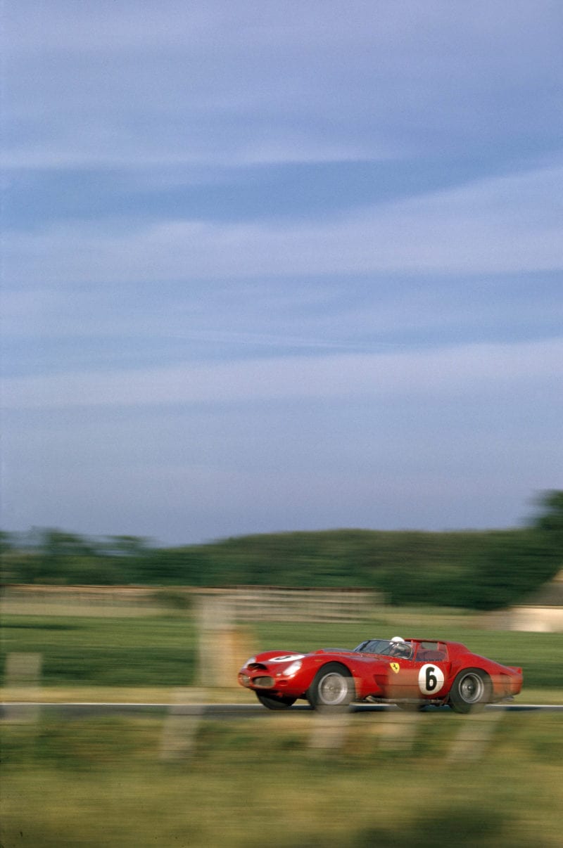 Olivier-Gendebien-and-Phil-Hill-Ferrari-at-the-1962-Le-Mans-24-Hours