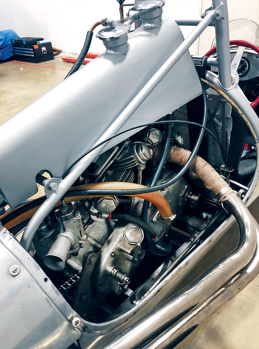 Engine in Cooper-Vincent F2