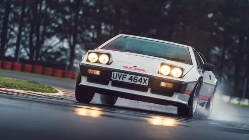 Lotus Esprit of Colin Chapman on a wet track