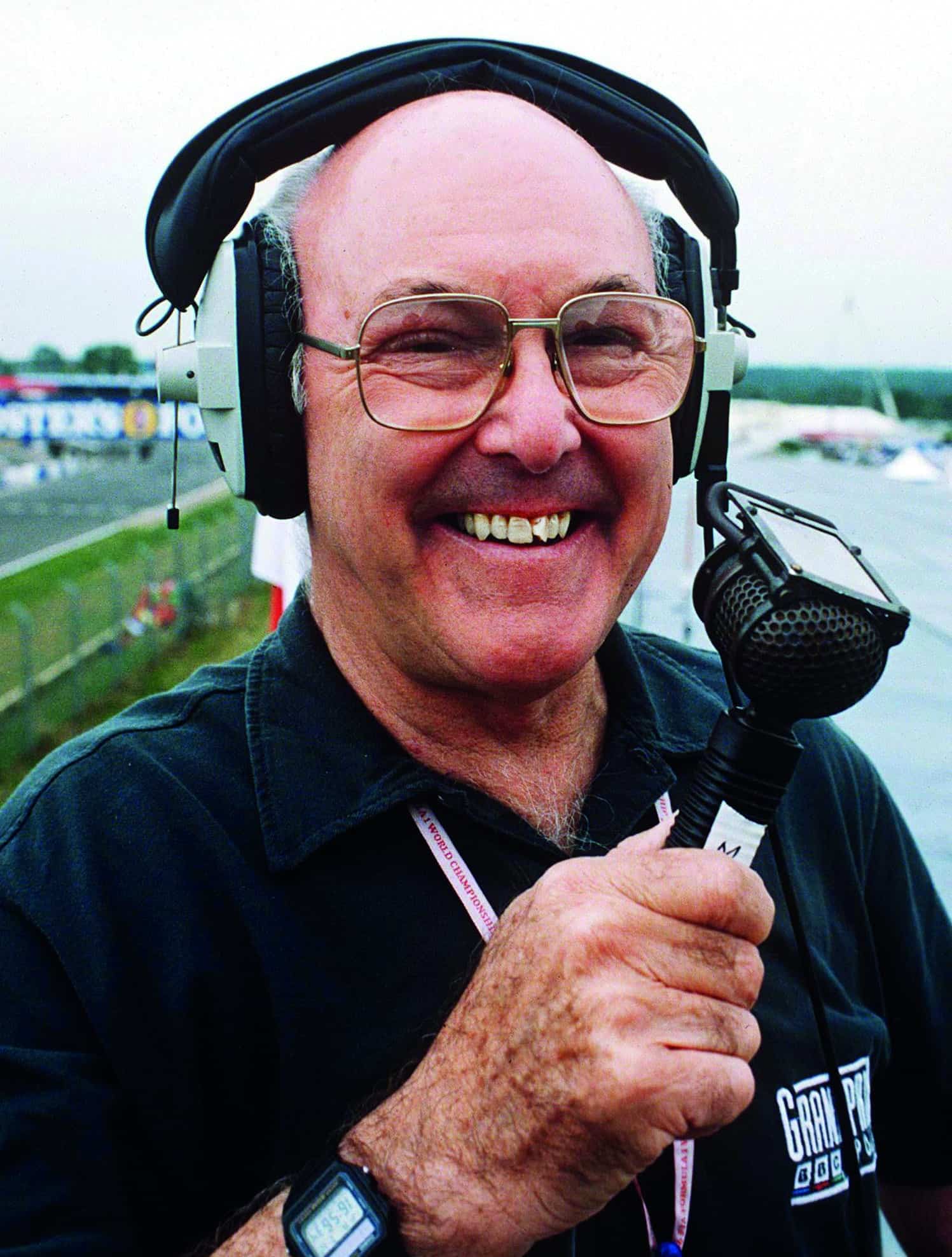 Murray-Walker-with-microphone