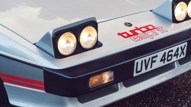 Lotus Esprit pop-up headlights - Art of Speed