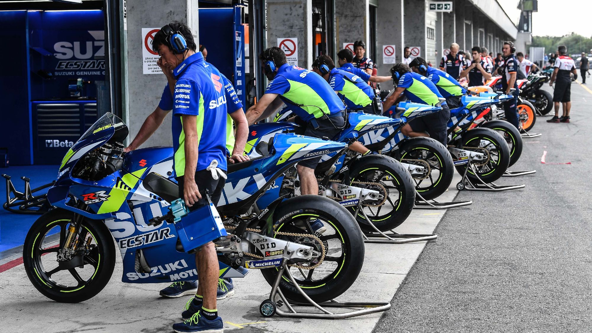 Suzuki garages 2020