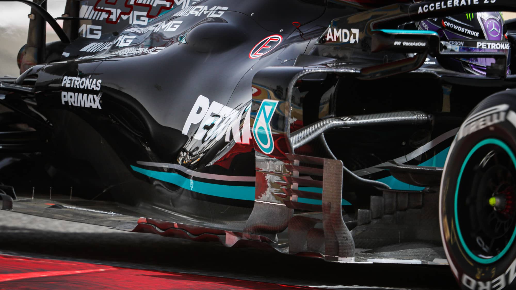 Mercedes W12 Floor