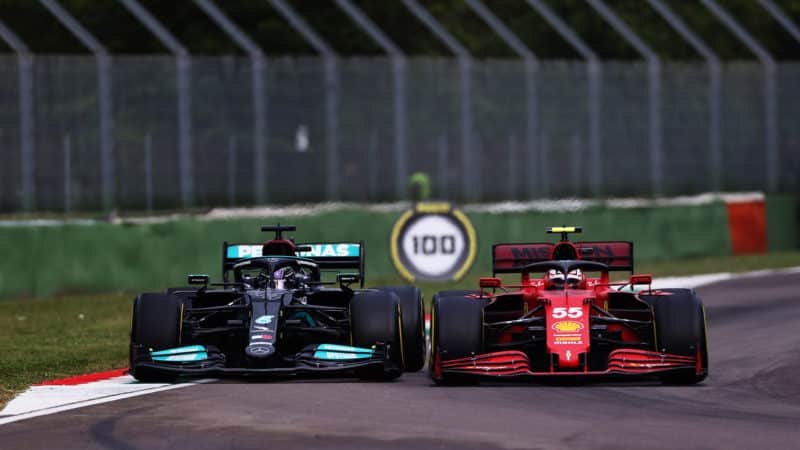 Lewis Hamilton battles with Carlos Sainz in the 2021 Emilia Romagna Grand Prix