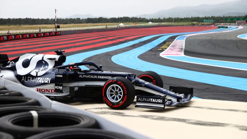 Yuki Tsunoda crashes during qualifying for the 2021 French Grand Prix