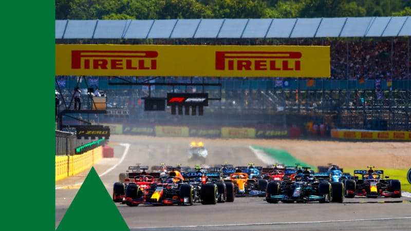 44 HAMILTON Lewis (gbr), Mercedes AMG F1 GP W12 E Performance, 33 VERSTAPPEN Max (nld), Red Bull Racing Honda RB16B, action, sprint race during the Formula 1 Pirelli British Grand Prix 2021, 10th round of the 2021 FIA Formula One World Championship from July 16 to 18, 2021 on the Silverstone Circuit, in Silverstone, United Kingdom - Photo Xavi Bonilla / DPPI