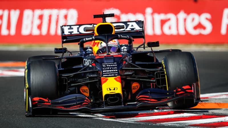 33 VERSTAPPEN Max (nld), Red Bull Racing Honda RB16B, action during the Formula 1 Magyar Nagydij 2021, Hungarian Grand Prix, 11th round of the 2021 FIA Formula One World Championship from July 30 to August 1, 2021 on the Hungaroring, in Mogyorod , near Budapest, Hungary - Photo Antonin Vincent / DPPI