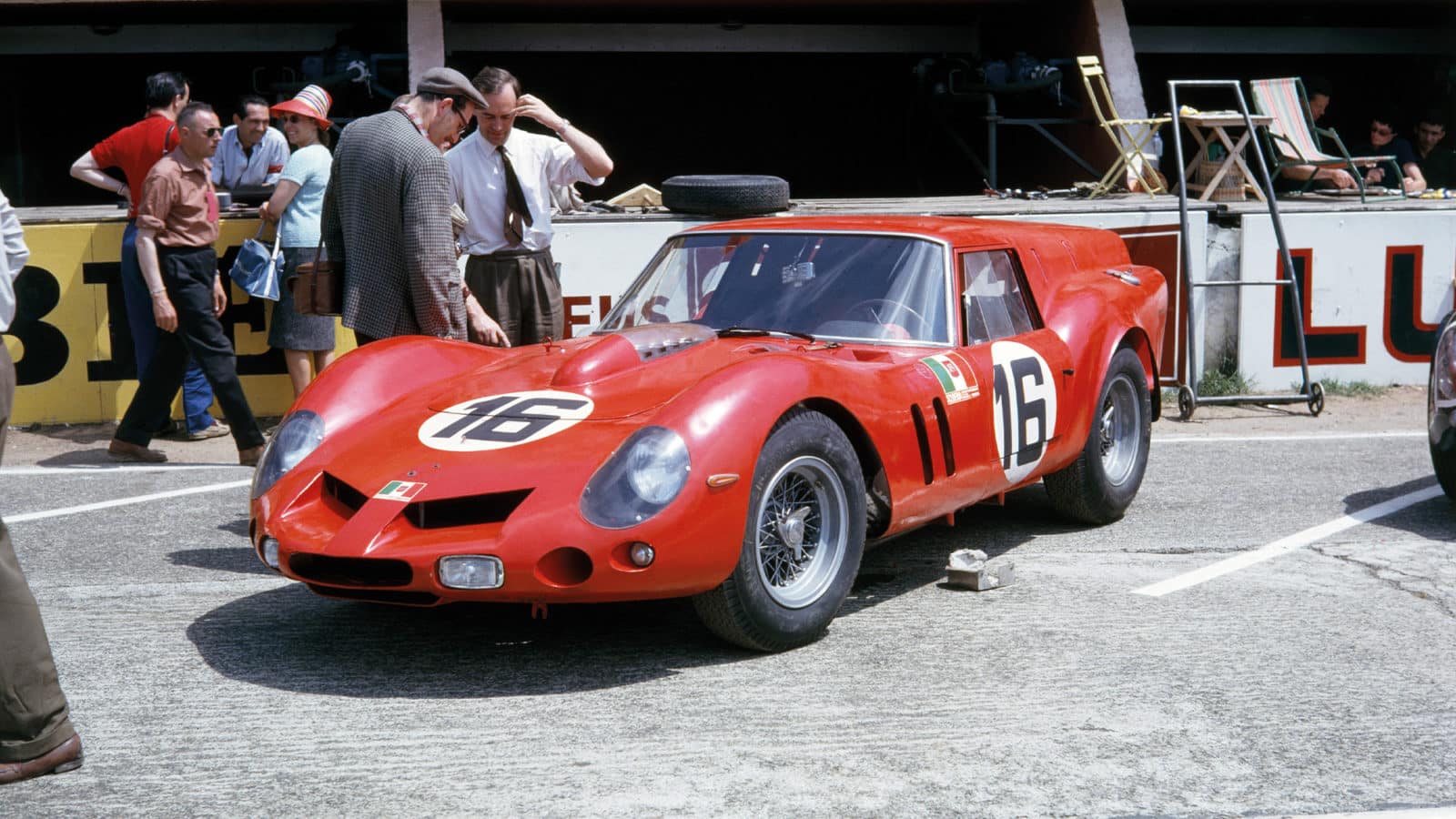 Ferrari 250 GTO breadvan at Le Mans in 1962