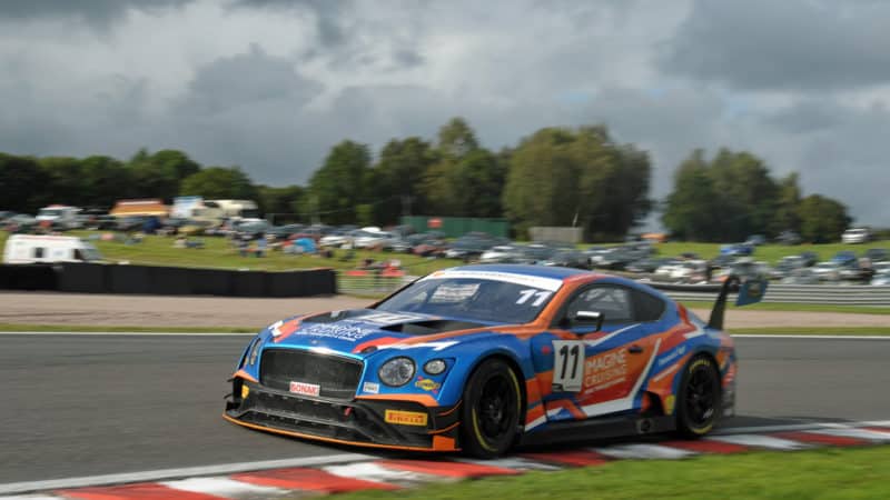Bentley of Kevin Fletcher and Martin Plowman at Oulton Park