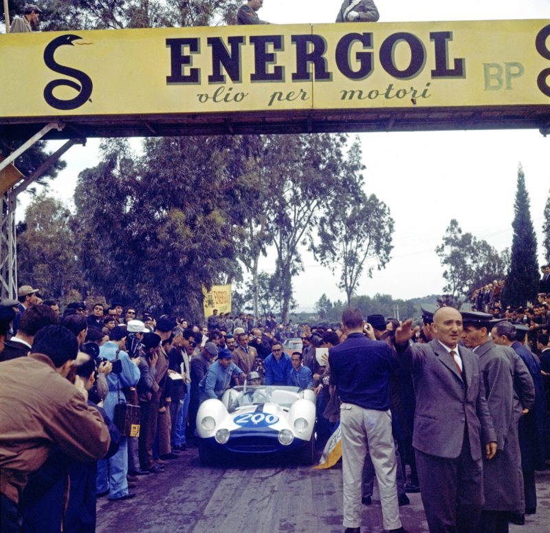 Maglioli-Vaccarella-Maserati-at-start-of-1961-Targa-Florio