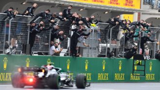 Comms errors and risky gambles: Turkish Grand Prix what you missed